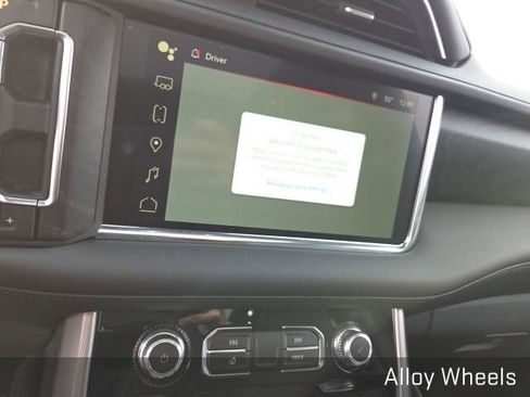 Used 2024 GMC Yukon Denali image 13