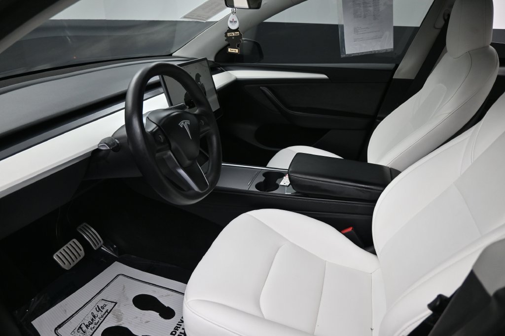Used 2022 Tesla Model Y Performance AWD/4WD image 17