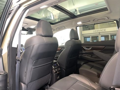 Used 2025 Subaru Ascent Touring AWD/4WD image 7