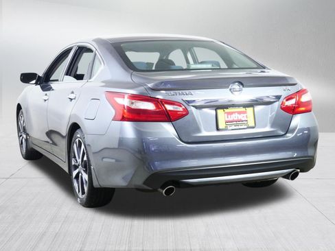 Used 2016 Nissan Altima 2.5 SR FWD image 5