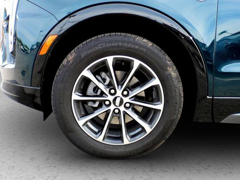 Used 2024 Cadillac XT4 Sport image 11