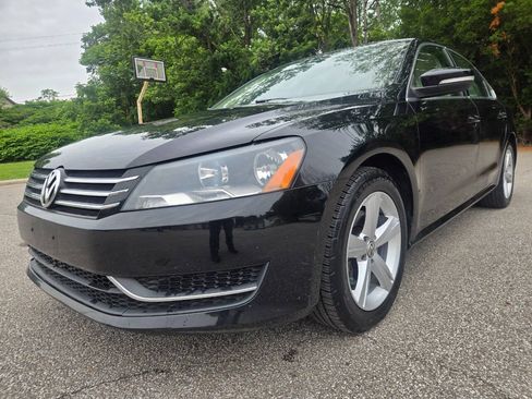 Used 2013 Volkswagen Passat 2.5 SE FWD image 2