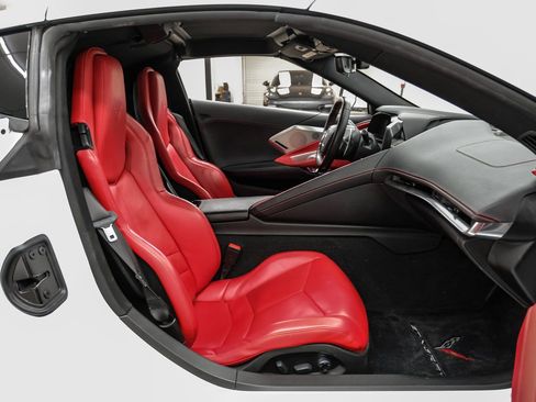 Used 2021 Chevrolet Corvette Stingray Preferred Cpe w/ Z51 Performance Package image 33