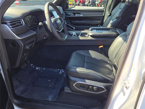 Used 2024 Jeep Wagoneer Series III w/ Premium Group I image 31