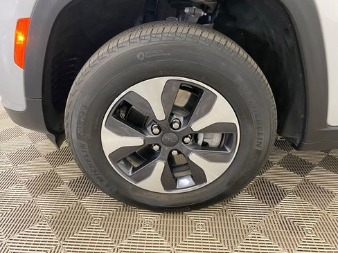 Used 2023 Jeep Grand Cherokee 4WD 4xe image 17