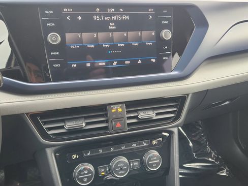 Certified 2024 Volkswagen Taos SE image 20