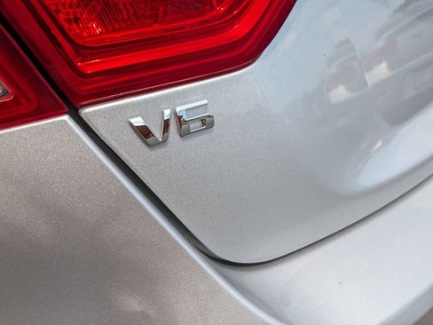 Used 2020 Chevrolet Impala LT FWD image 12
