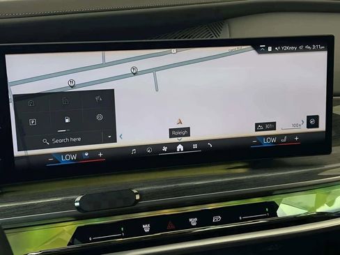 Used 2023 BMW 740i w/ Parking Assistance Package RWD image 25