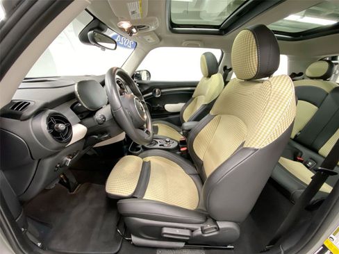 Certified 2024 MINI Cooper SE image 17