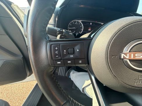 Used 2023 Nissan Pathfinder SL w/ Black Appearance Package AWD/4WD image 19