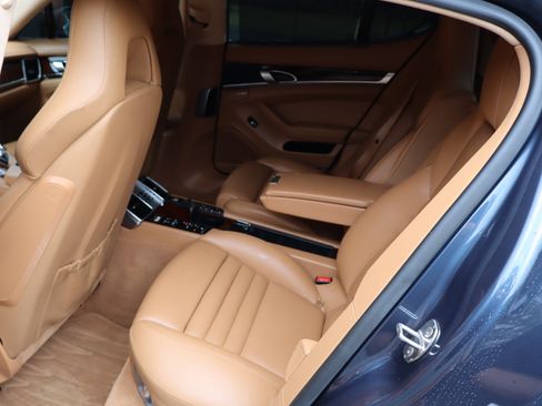 Used 2012 Porsche Panamera Turbo image 38