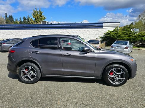 Used 2018 Alfa Romeo Stelvio Ti Sport AWD/4WD image 9