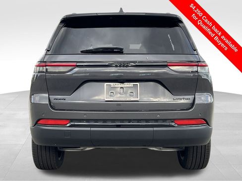 New 2025 Jeep Grand Cherokee Limited w/ Black Appearance Package image 30