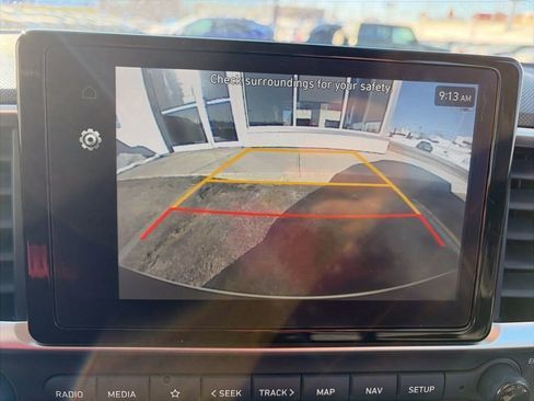 Used 2025 Hyundai Venue Limited image 16