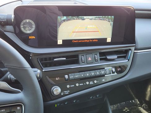 Used 2023 Lexus ES 350 w/ Premium Package FWD image 11
