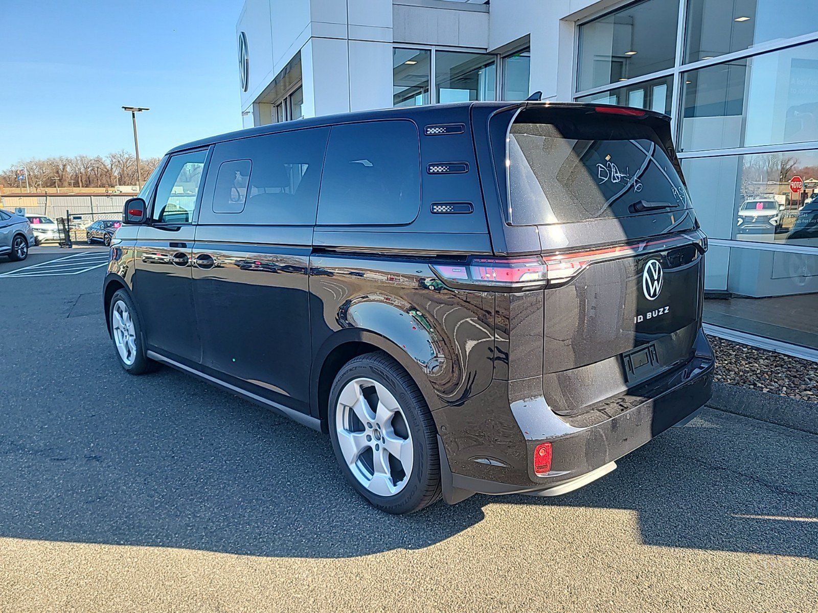 New 2025 Volkswagen ID. Buzz Pro S RWD image 4