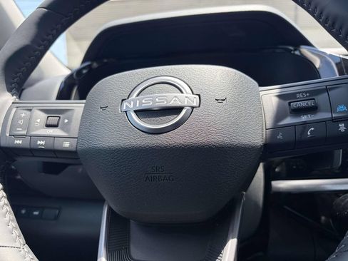 Used 2026 Nissan Pathfinder SV FWD image 28