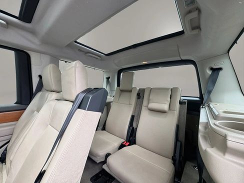 Used 2015 Land Rover LR4 HSE AWD/4WD image 13