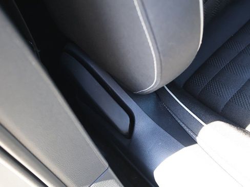 Used 2023 Volkswagen Jetta Sport image 30