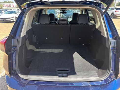 Used 2026 Nissan Rogue SL FWD image 33