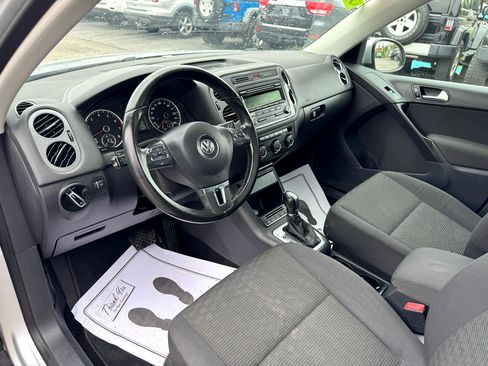 Used 2013 Volkswagen Tiguan S image 15