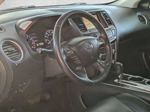 Used 2015 Nissan Pathfinder SL image 10
