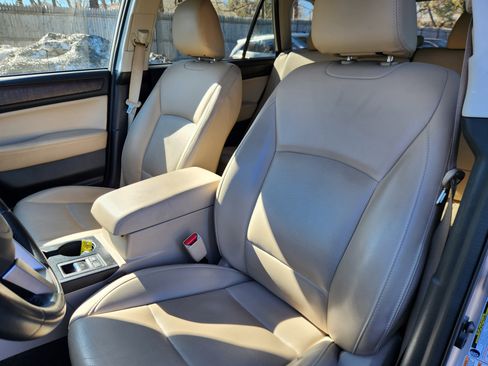 Used 2017 Subaru Outback 2.5i Limited image 8