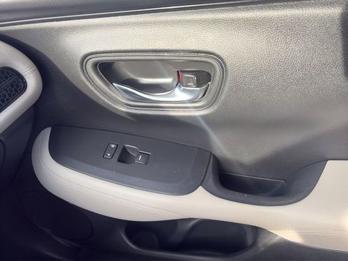 Certified 2023 Honda HR-V LX image 17