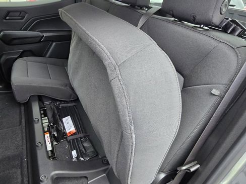 Used 2024 Chevrolet Colorado W/T w/ Technology Package image 23