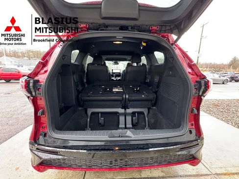 Used 2025 Toyota Sienna XSE w/ XSE Plus Package image 37