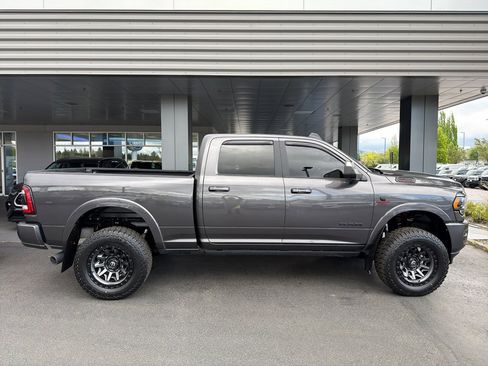 Used 2022 RAM 2500 Limited AWD/4WD image 9