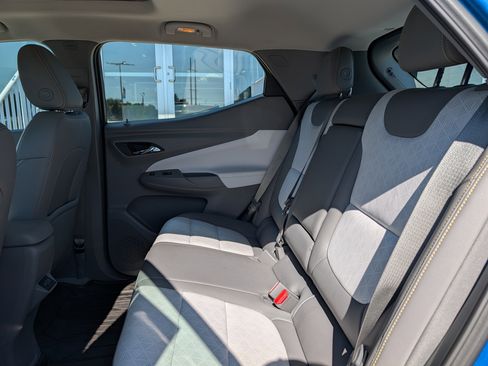 Certified 2023 Chevrolet Bolt EUV Premier w/ Sun & Sound Package FWD image 9
