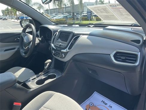 Used 2022 Chevrolet Equinox LS image 28