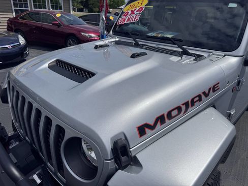 Used 2023 Jeep Gladiator Mojave w/ Trailer Tow Package AWD/4WD image 11