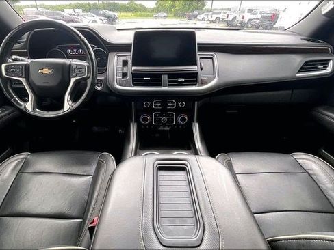 Used 2021 Chevrolet Suburban Premier w/ Premium Package RWD image 10