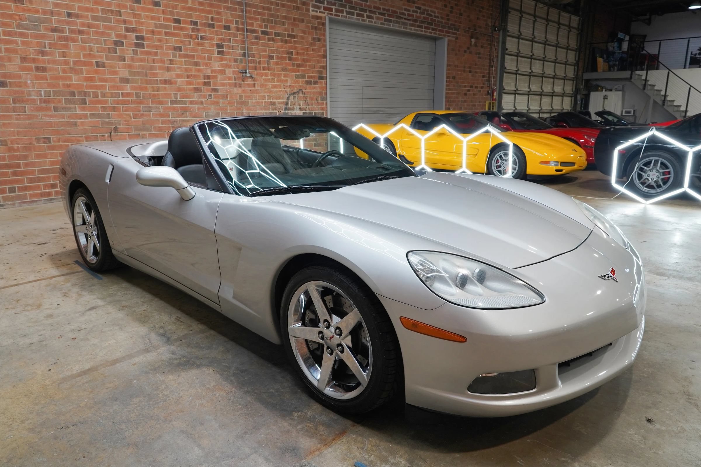 Used 2006 Chevrolet Corvette Coupe w/ Preferred Equipment Group RWD image 36