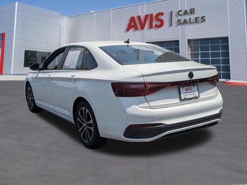 Used 2025 Volkswagen Jetta Sport FWD image 9