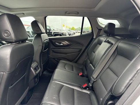 Used 2023 GMC Terrain SLT w/ Infotainment Package II FWD image 9
