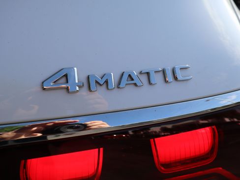 Used 2025 Mercedes-Benz GLS 580 4MATIC image 53