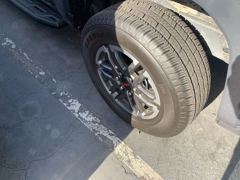 Used 2025 Toyota Tacoma TRD Sport AWD/4WD image 12