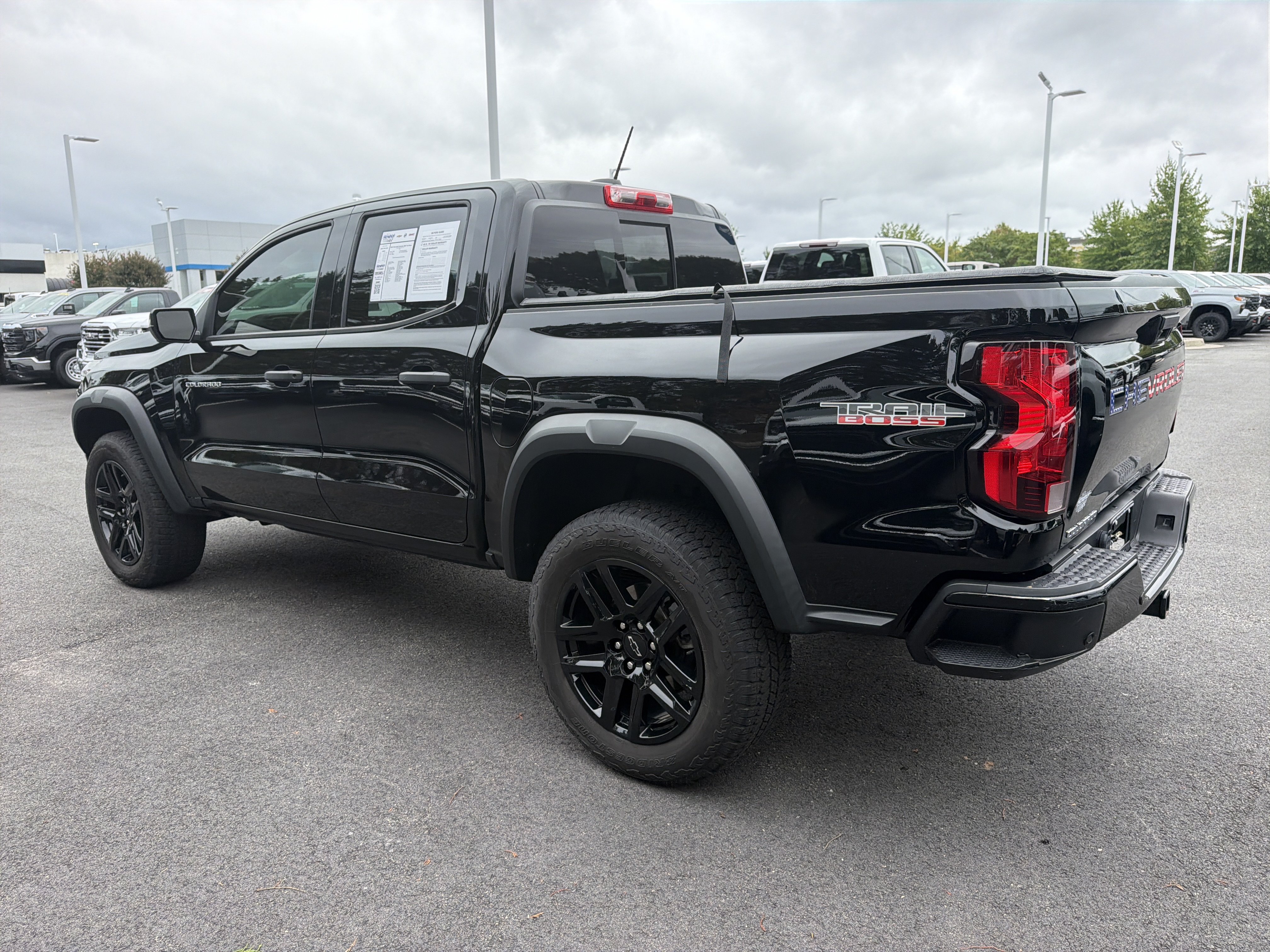 Used 2024 Chevrolet Colorado Trail Boss w/ Technology Package AWD/4WD image 8