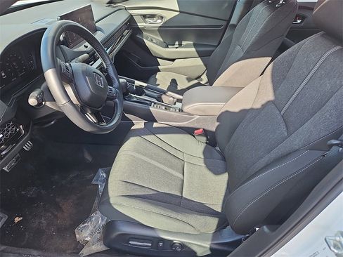 Used 2025 Honda Accord Sport image 29