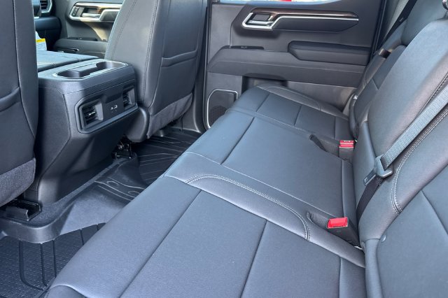 New 2026 Chevrolet Silverado 1500 RST w/ Redline Edition AWD/4WD image 19