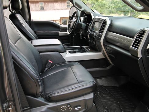 Used 2017 Ford F250 Lariat w/ Lariat Value Package AWD/4WD image 37