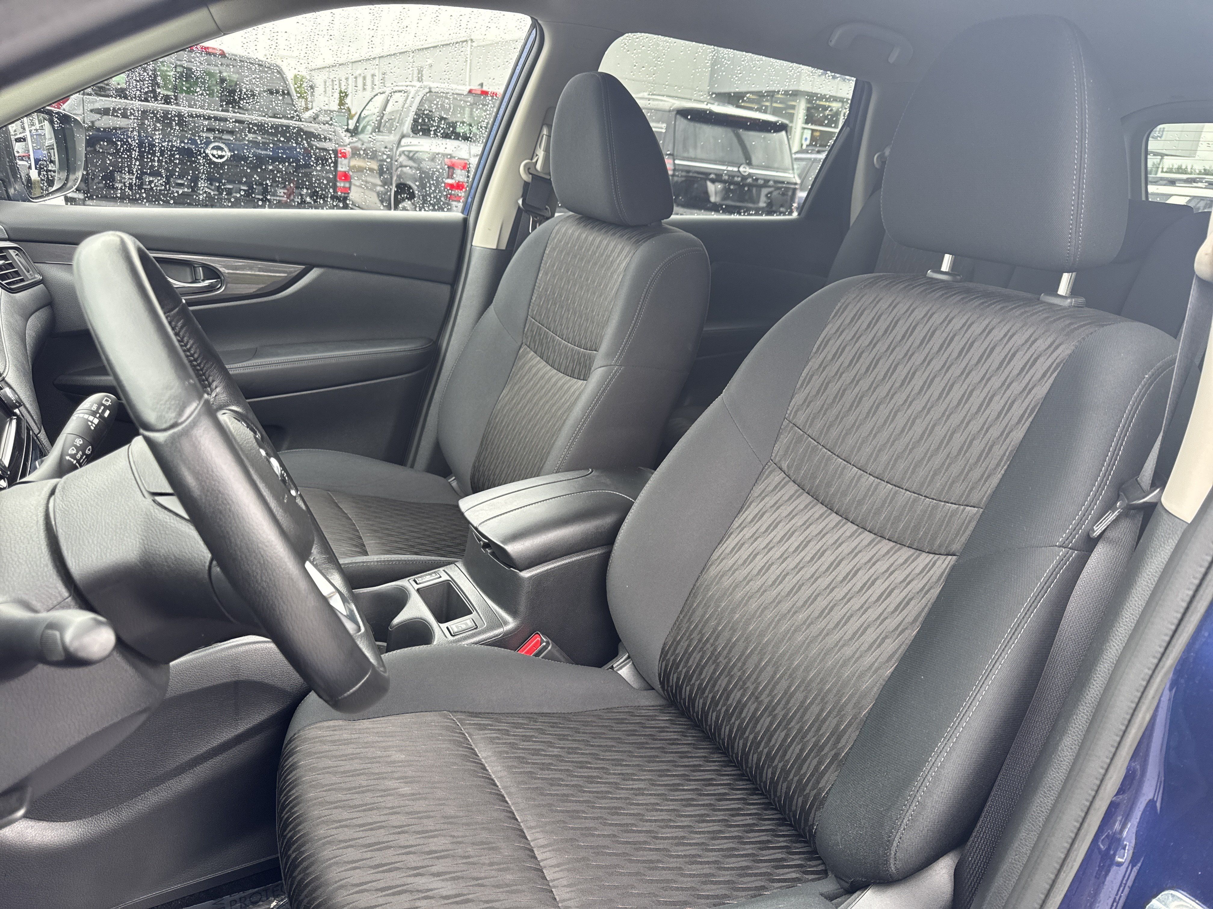 Used 2018 Nissan Rogue SV w/ Premium Package AWD/4WD image 14