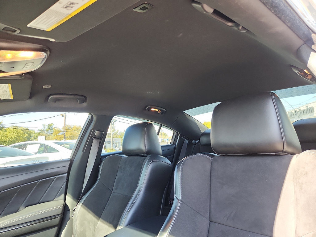 Used 2022 Dodge Charger R/T w/ Plus Group RWD image 25