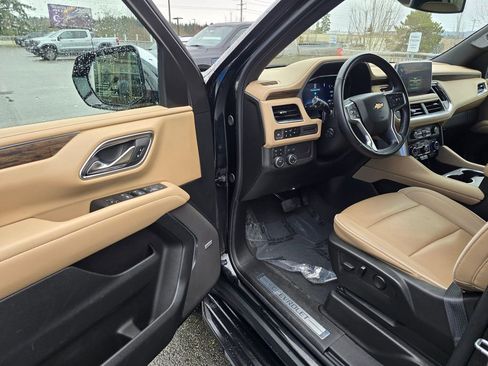 Used 2024 Chevrolet Suburban Premier image 21