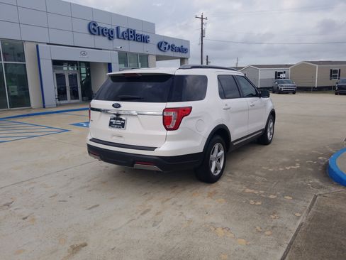 Used 2019 Ford Explorer XLT w/ Equipment Group 201A FWD image 7