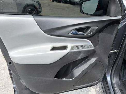 Used 2022 Chevrolet Equinox LS w/ LS Convenience Package FWD image 16