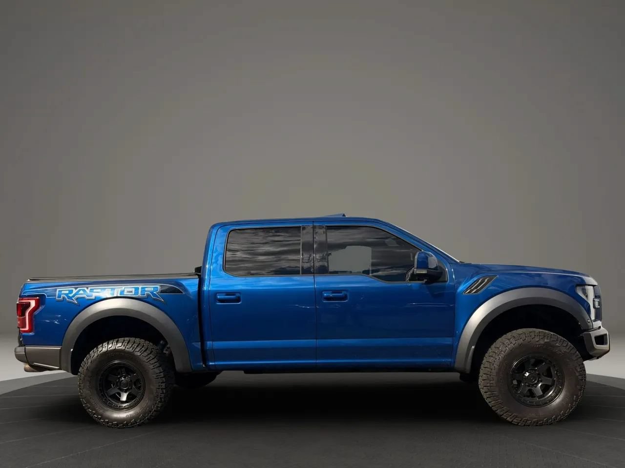 Used 2017 Ford F150 Raptor w/ Equipment Group 802A Luxury AWD/4WD image 6